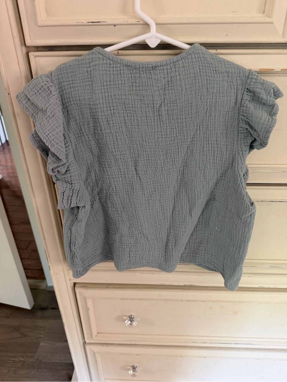 💚 Miou Muse Double Gauze V-Neck Top - Picture 3 of 3